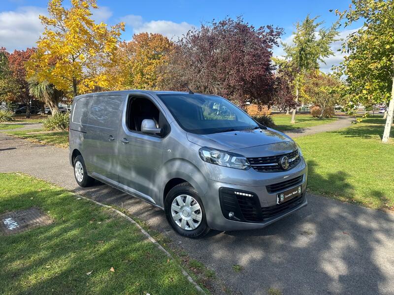 VAUXHALL VIVARO